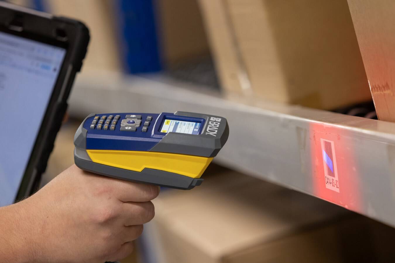 Schnelles, omnidirektionales Barcode-Lesen leicht gemacht Digitalisieren Sie die Datenerfassung und automatisieren Sie Ihre Arbeitsabläufe einfach und präzise mit dem V4500 Barcode-Lesegerät.