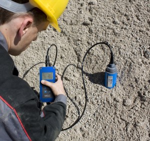 Schnell und sicher Sand- und Kiesfeuchte messen mit modernster Radartechnol Endlich Schluß mit umständlichem Darren und CM-Messen.