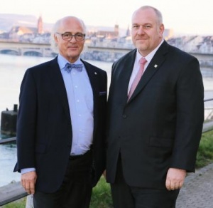 Wechsel bei Endress+Hauser Matthias Altendorf wird Anfang 2014 neuer Chef der Firmengruppe